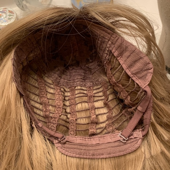 Raquel Welch Signature Collection Sheer Indulgence Wig 🤩offers welcomed💖 - Picture 5 of 8